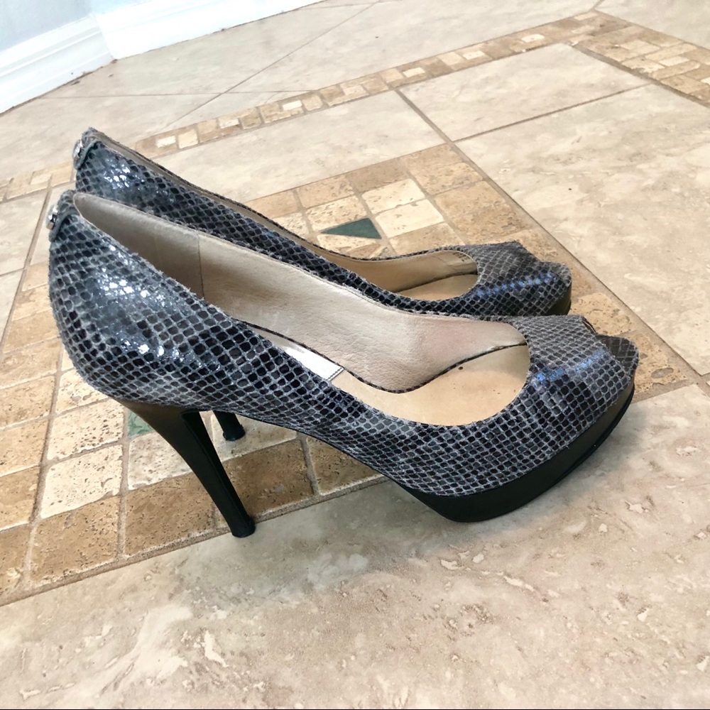 Michael Michael Kors Python Peep Toe Pump Sz 9.5! - image 1